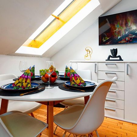 Golden River Apartment Prag Exterior foto